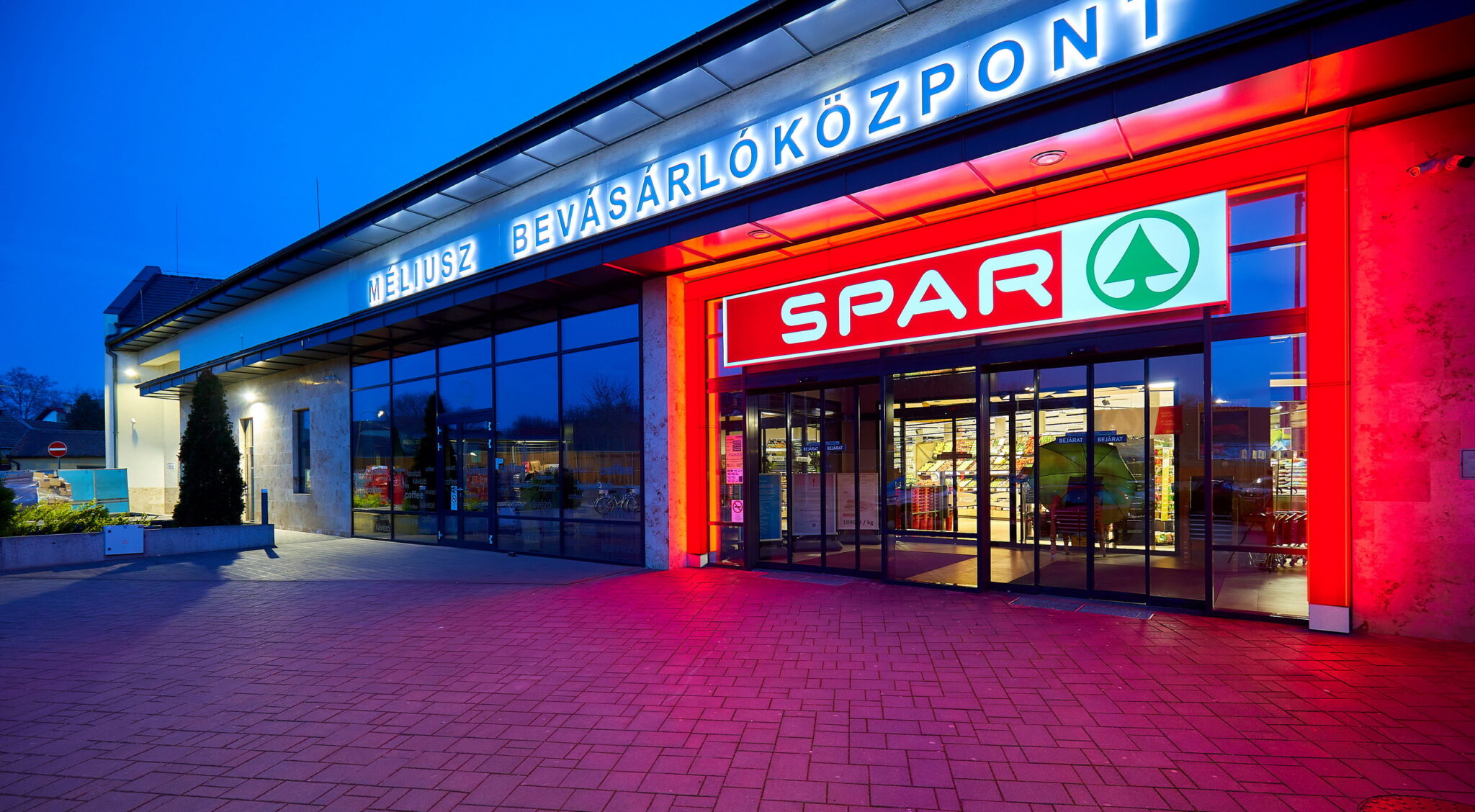 J Zletet Nyitott A Spar Mmonline