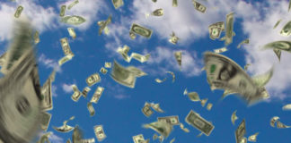 Több ezer milliárd forintot égetnek el a magyarok