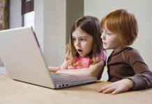 Egyre korábban
kezdődik a digitális gyermekkor