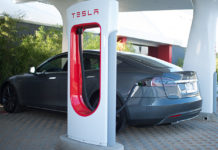 Új Supercharger állomást nyit Szegeden a Tesla