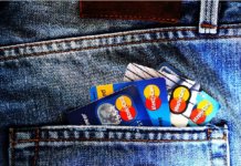 A bankkártya az új zsebpénz – így vásárolnak a fiatalok