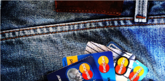 Elképesztő, hogy mennyi hitelkártya-tartozása van a magyaroknak