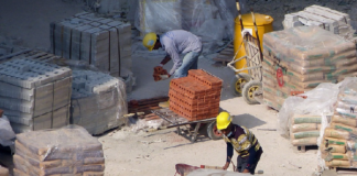 Mozgolódik az építőipar, de mesze még a fellendülés