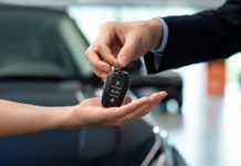 Csúcson az autóhitelezés, elszálltak árak