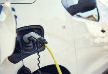 Sorra dőltek márciusban az e-autós rekordok