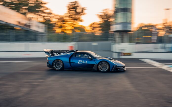 01_Maserati MCXtrema