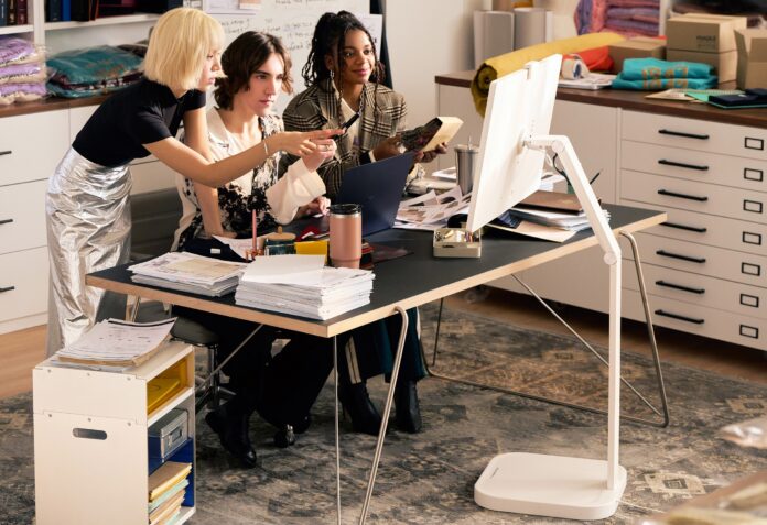 LG-Smart-Monitor-Swing-Image-1