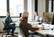 Berendezési tárgyak, amik komfortosabbá teszik az irodát (x)