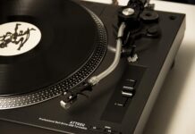 Nagyot mennek a régi lemezjátszók a Vaterán