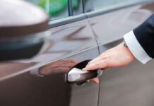 Így trükköznek a tolvajok a kulcs nélküli autókkal