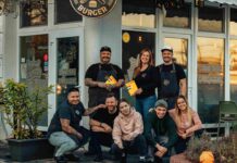 Díjazták a balatoni burgerezőt