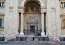 Különleges akció a Bazilikánál