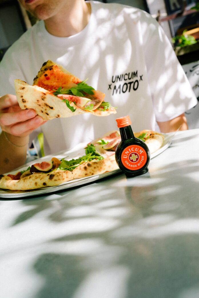 Kép_2_Unicum_x_Moto_pizza