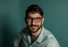 Kollázsregényt írt a Super11 reklámügynökség senior copywritere