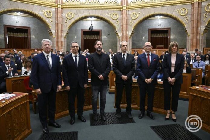függetlenközm